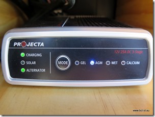 Aux Battery Charger & Solar Controller