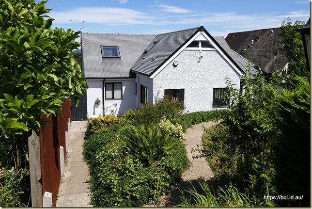 4 Undercliff Avenue
